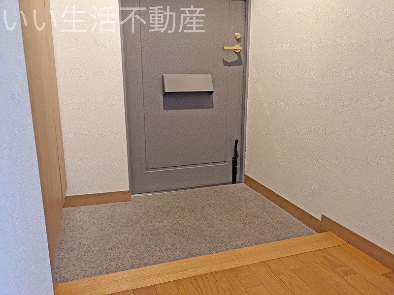 山口実マンション 玄関