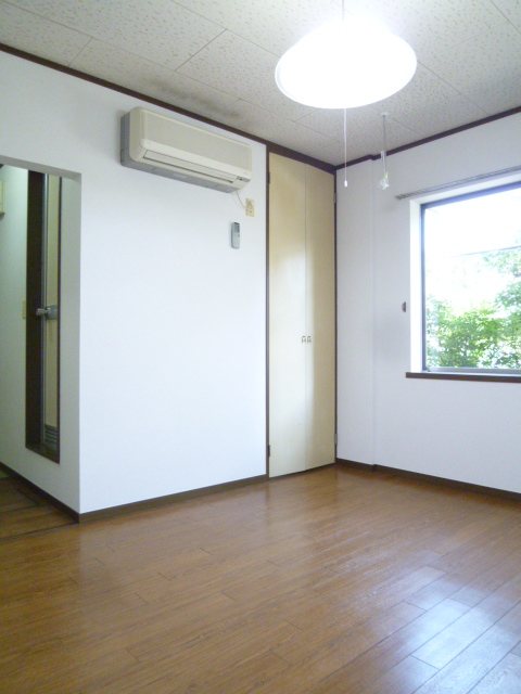 エスコート・ユーアイ その他20