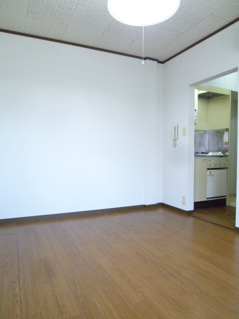 エスコート・ユーアイ その他22