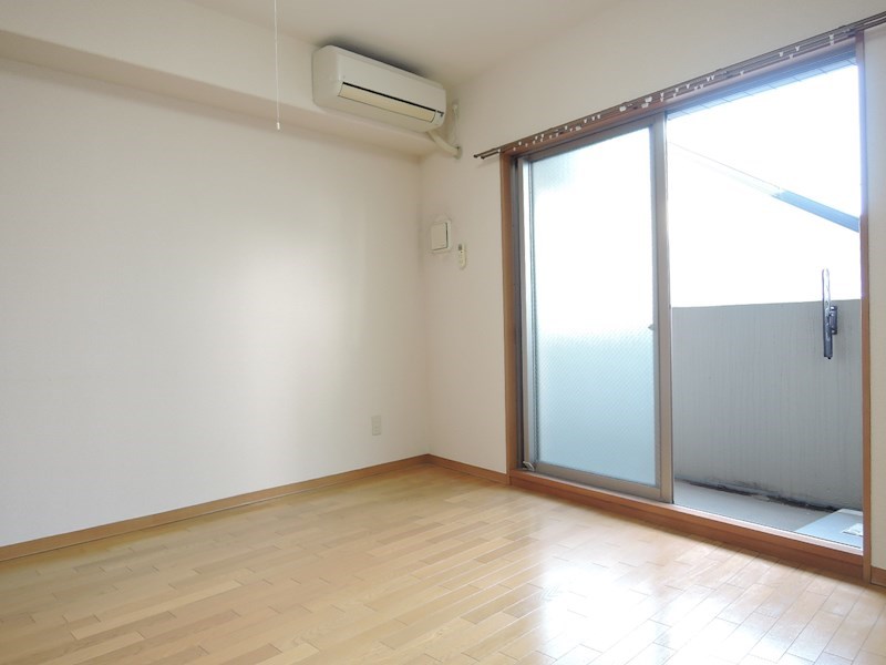 アベニール東松原 玄関