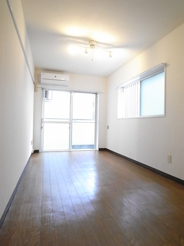 スカイコート下北沢 玄関