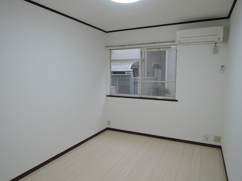 レアーレ明大前 玄関