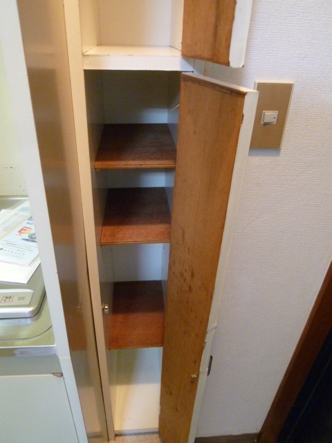 第3信和ビル ベッドルーム