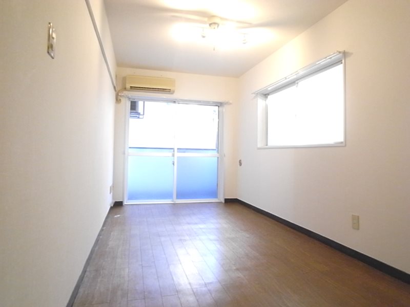 スカイコート下北沢 リビング