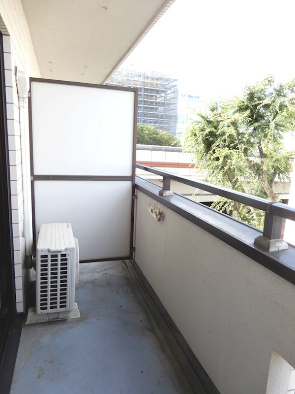 アゼリア明大前 ベランダ