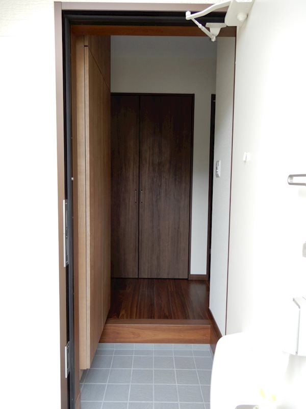 レセーナ松原 玄関