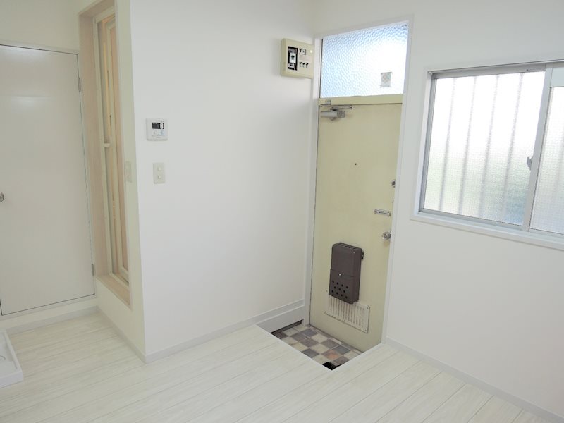 カーザビアンカＡ棟(短期専用) 玄関