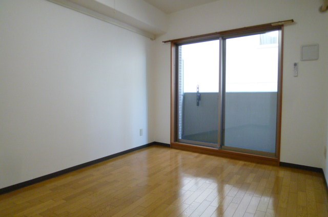 アベニール東松原 玄関