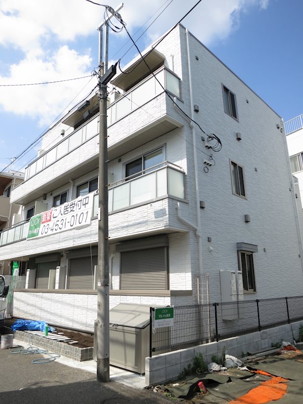 Luxe　Matsubara 203号室 外観