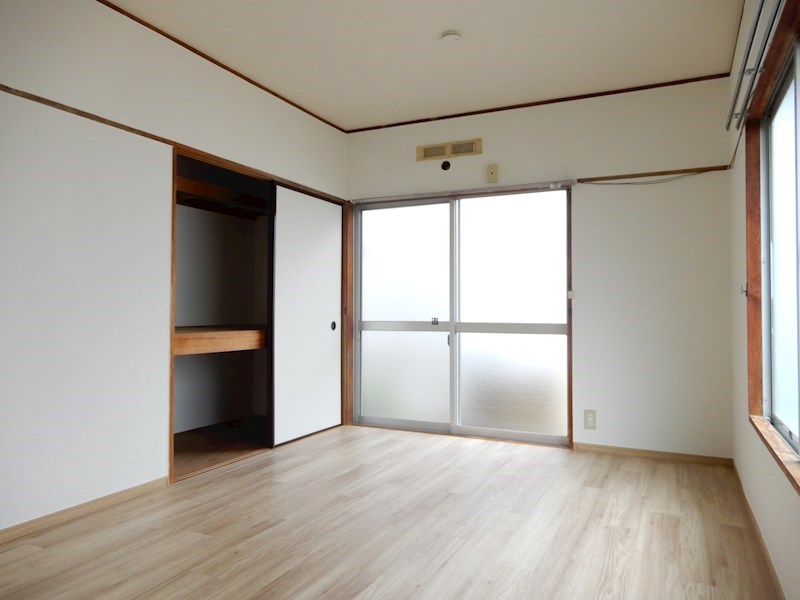 ハイツマヤ  玄関