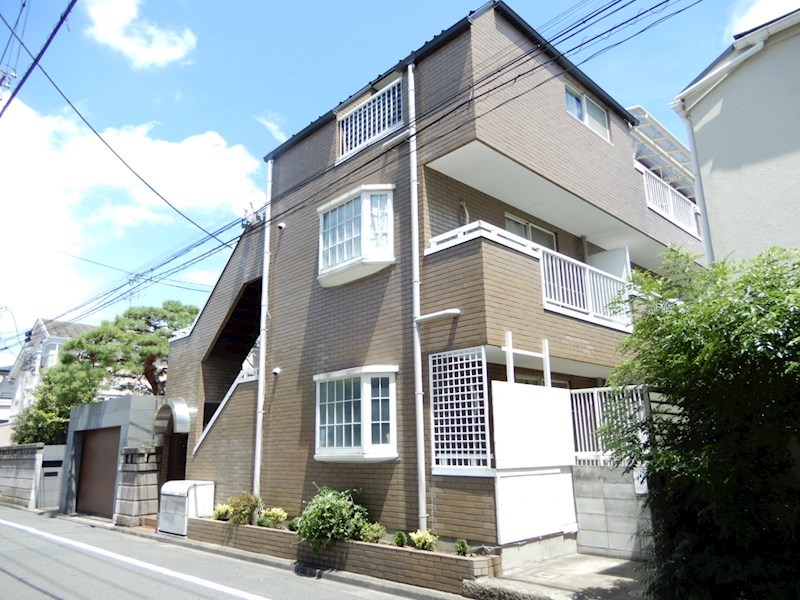 松の木ハイツ  玄関