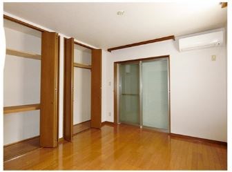 ヴィラ・ゼルコア 玄関