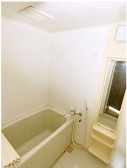 ヴィラ・ゼルコア キッチン