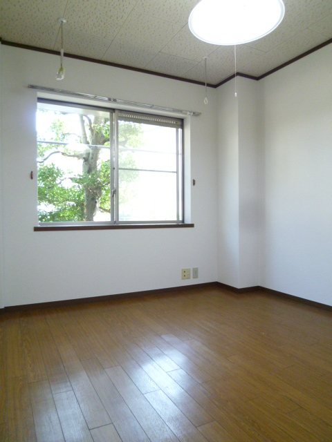 エスコート・ユーアイ その他15