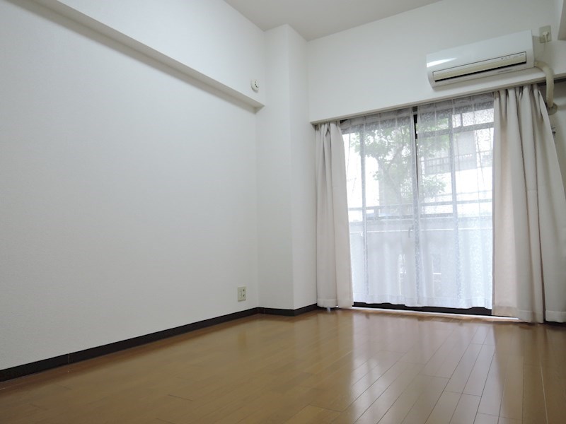 アゼリア明大前 玄関