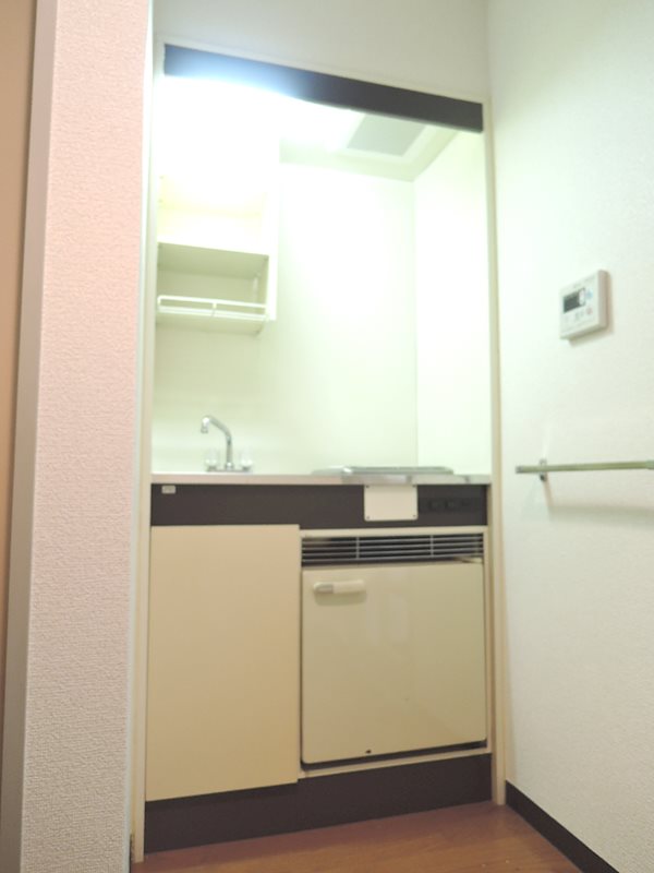 アゼリア明大前 リビング