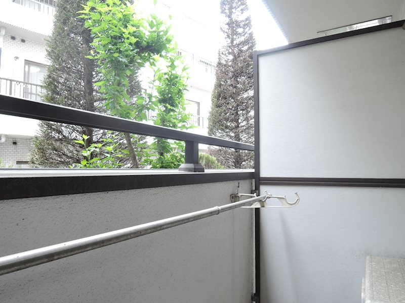 アゼリア明大前 ベランダ