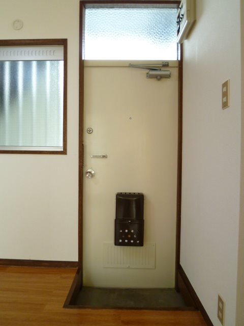 カーザビアンカＢ棟(短期専用) 玄関