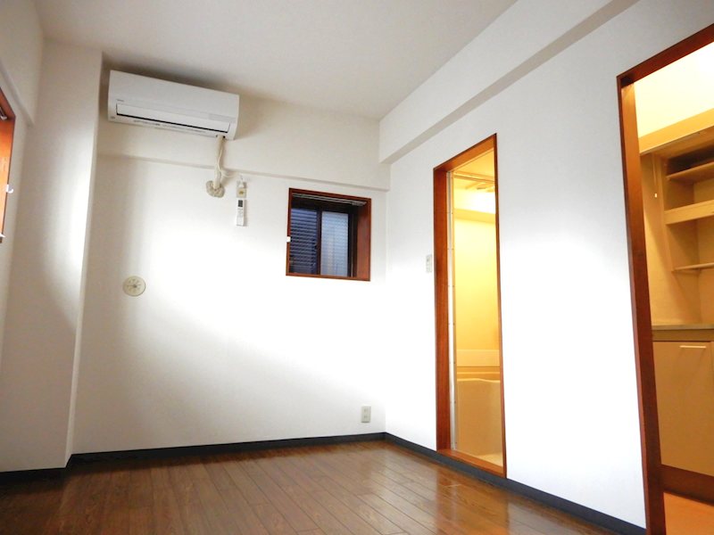 第3信和ビル ベッドルーム