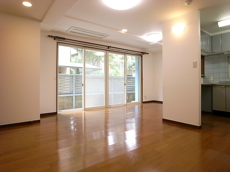 ハウス羽根木  玄関