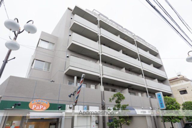 ＣＯＬＯＲＳ　ＧＡＲＤＥＮ 201号室 外観