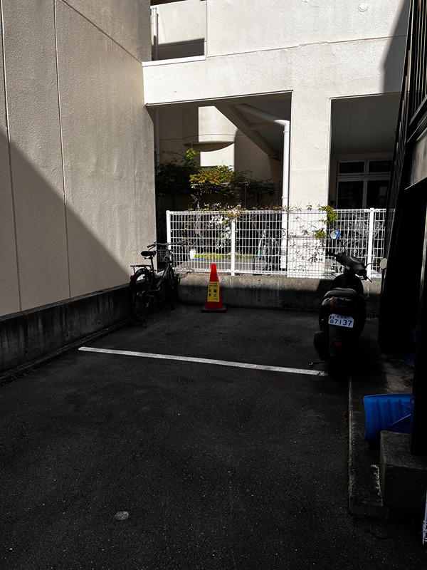 ハイツ幸 駐車場