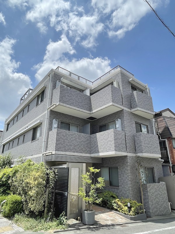 アヴィターレ小山  304号室 外観