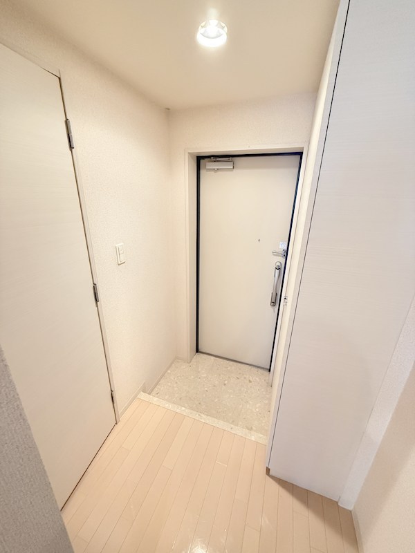 アヴィターレ小山  玄関