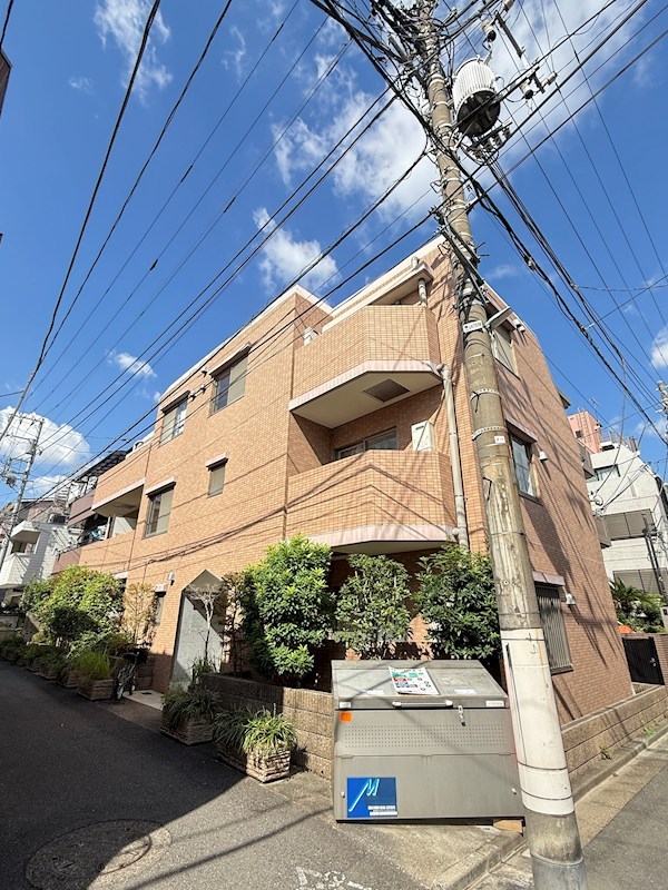 アヴィターレ目黒 302号室 外観