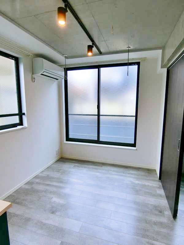 ロータス都立大学 リビング