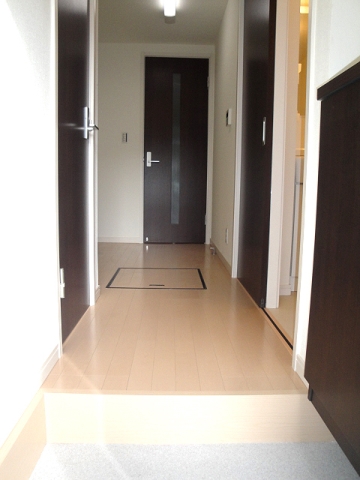 フォレストメゾンSK 玄関