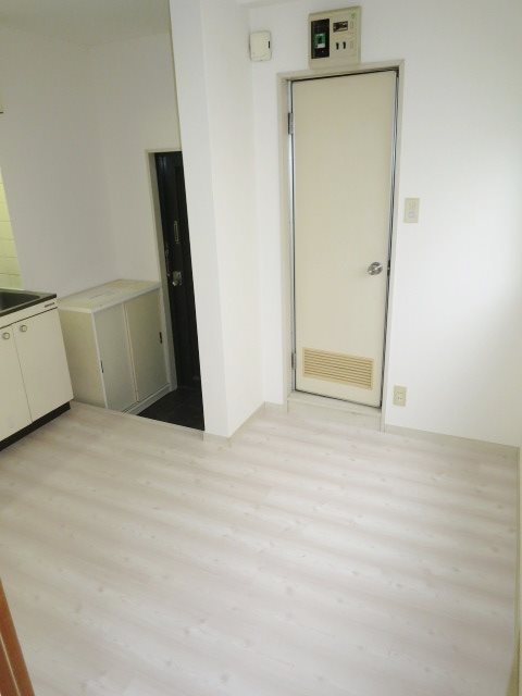 ハイツカワバタ リビング