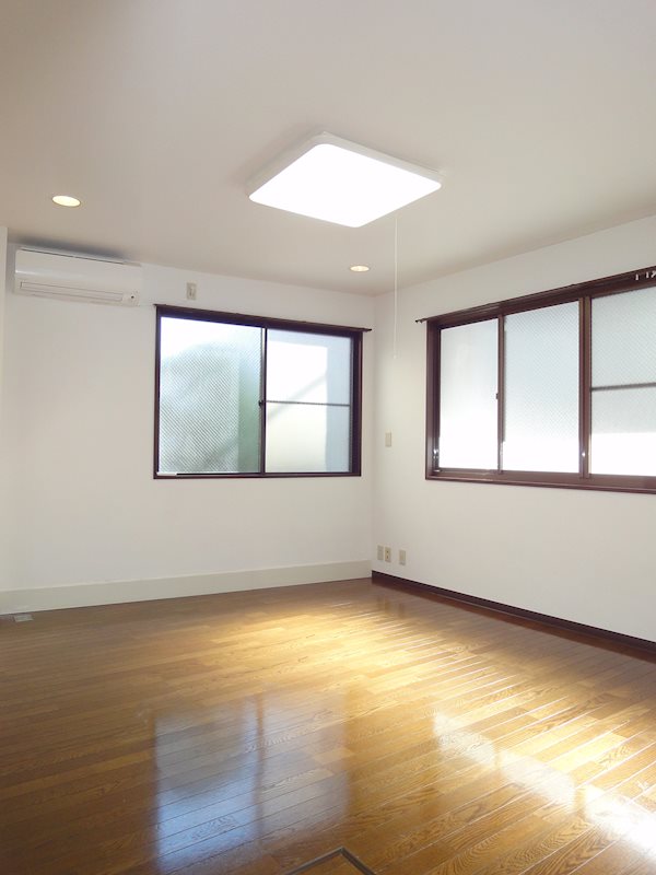 岡ビル リビング