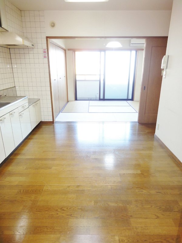 メゾンエスト リビング