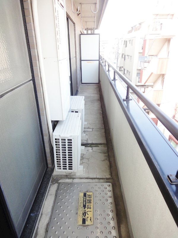 メゾンエスト ベランダ