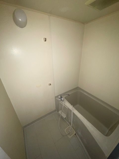 丸中ビル ベッドルーム