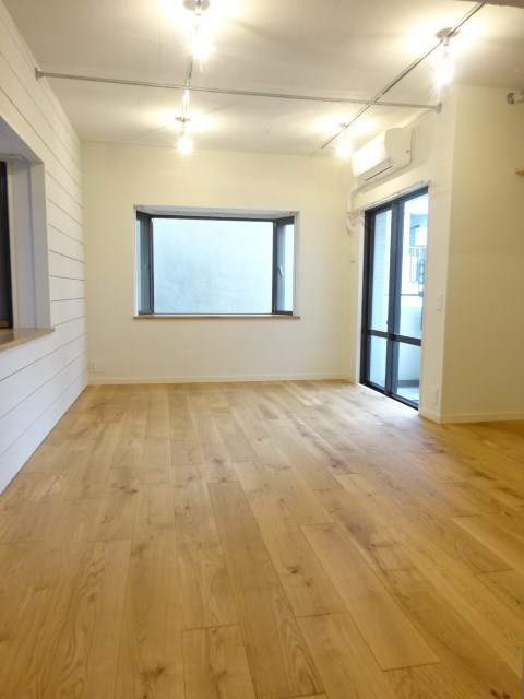 西小山アパートメント リビング