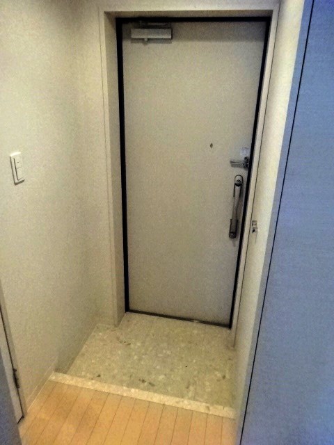 アヴィターレ小山  玄関