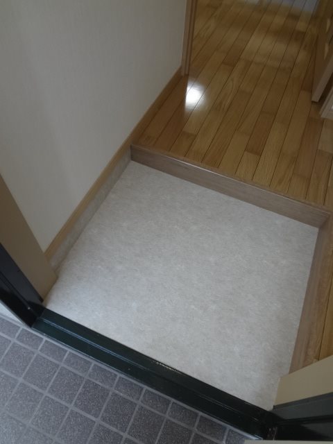 湯建ビル 玄関
