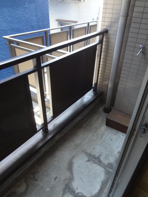 湯建ビル ベランダ