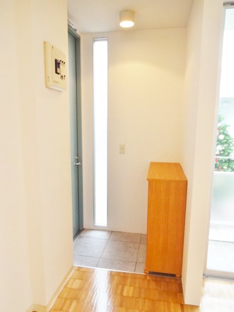 オリンピア 玄関