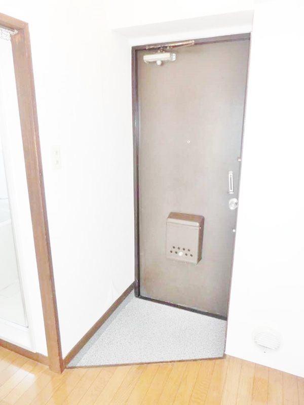 メゾン安田 玄関