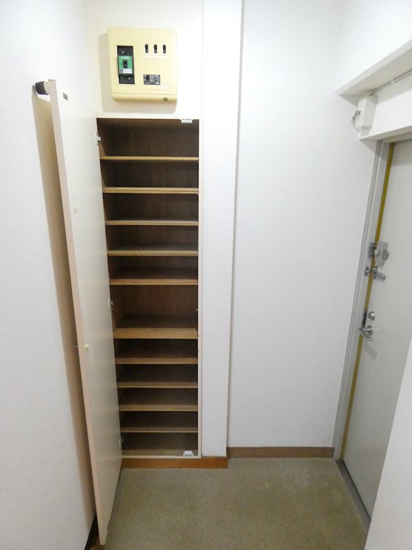 ハイツオカダ 玄関