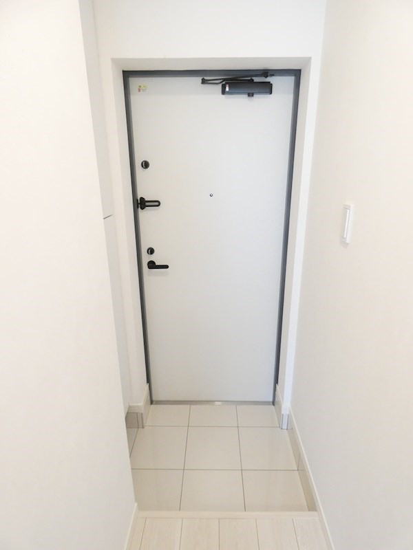 メゾンアルカンジュ 玄関