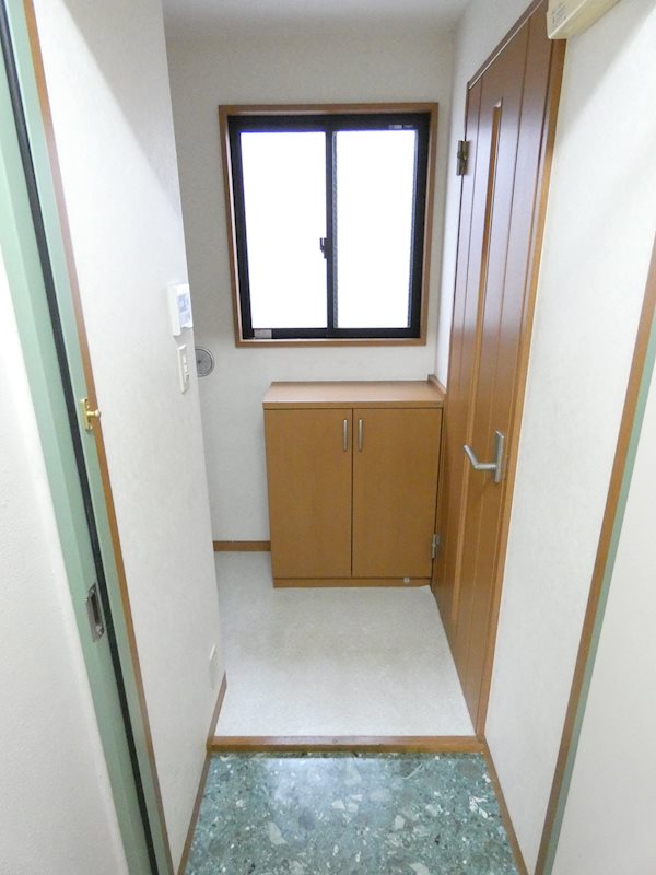 メゾンスギタ  玄関