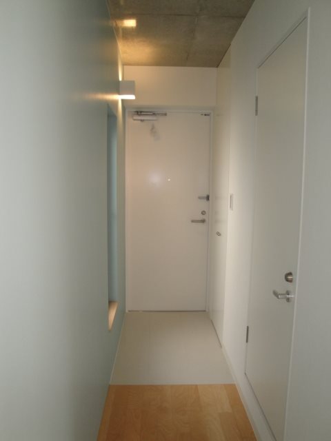 Corridor  玄関