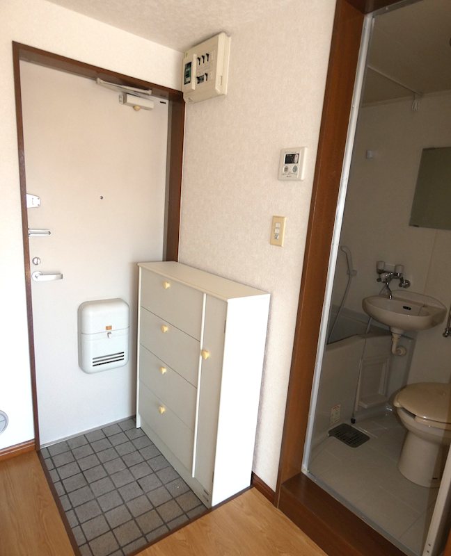 カーサ滝王子  玄関