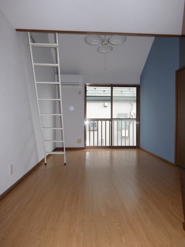 カーサ滝王子  リビング