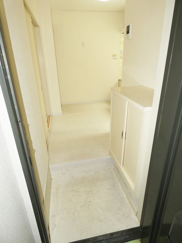 ハイツカワバタ 玄関