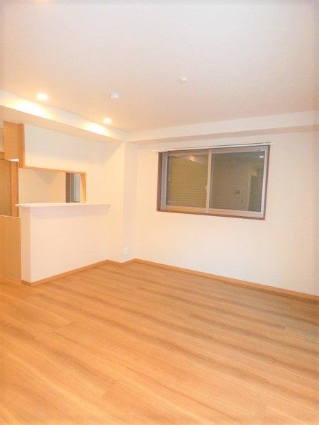 サンテラス令和KNレジデンス リビング